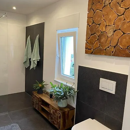 דירה 2-zimmer An Der Lindenstrasse לנגריך