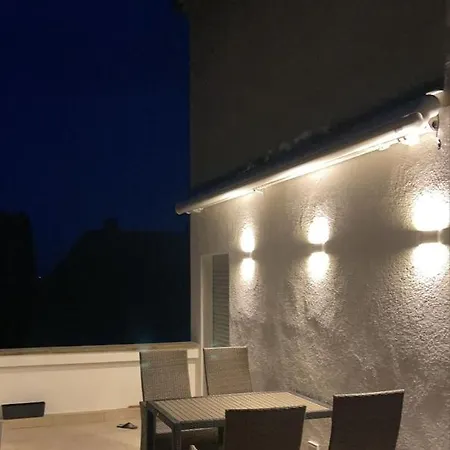 דירה 2-zimmer An Der Lindenstrasse לנגריך