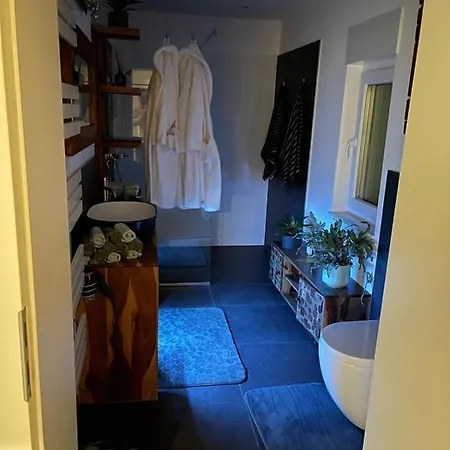 דירה 2-zimmer An Der Lindenstrasse לנגריך