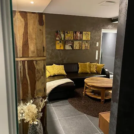 דירה 2-zimmer An Der Lindenstrasse לנגריך